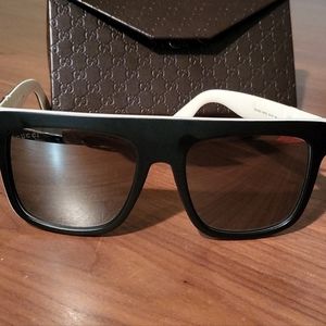 Gucci Sunglasses GG1116/s